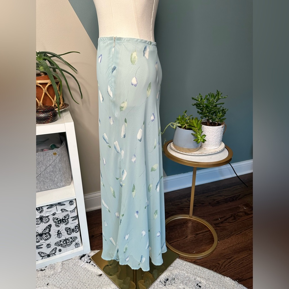 Henri Bendel Vintage Floral Bias Cut Slip Skirt – Size 4 – Made in USA Midi - Picture 3 of 13